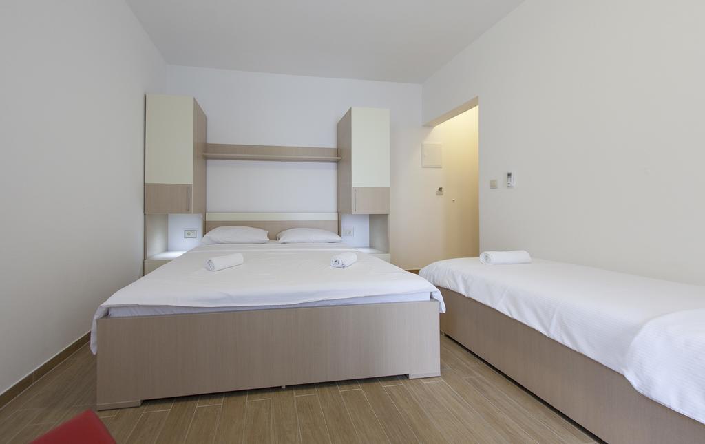 Guesthouse Villa Klara Baška Voda エクステリア 写真