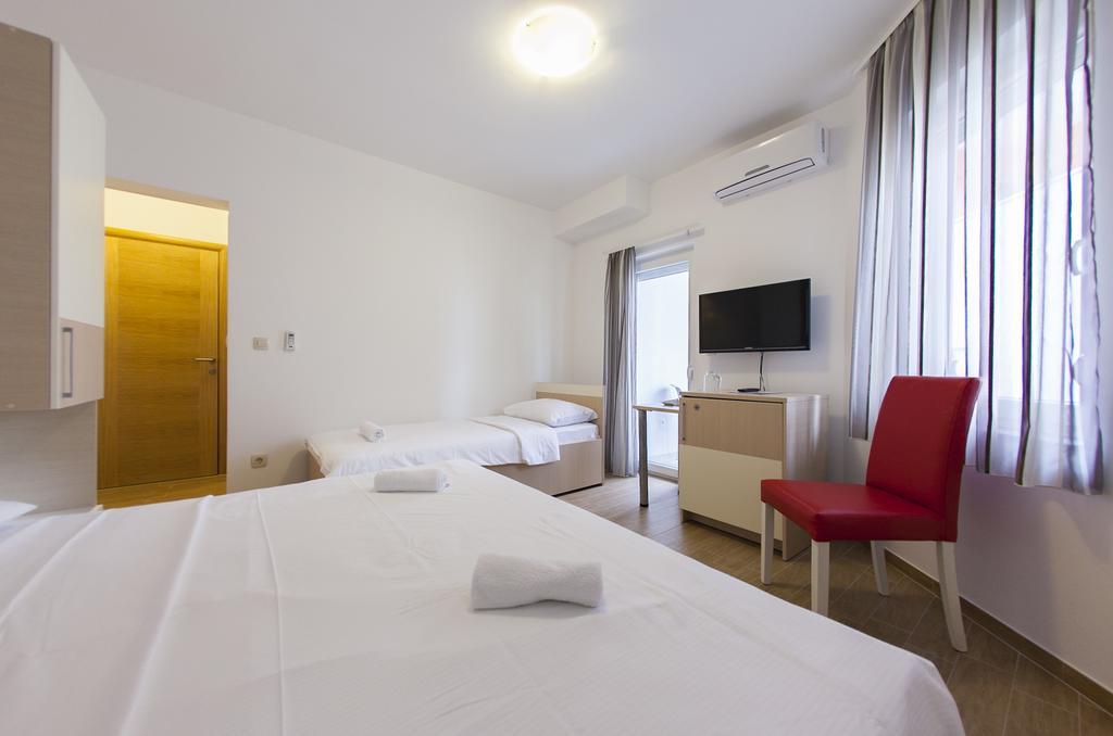 Guesthouse Villa Klara Baška Voda エクステリア 写真