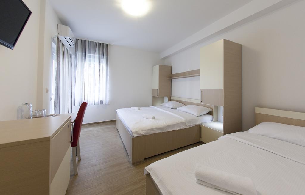 Guesthouse Villa Klara Baška Voda エクステリア 写真