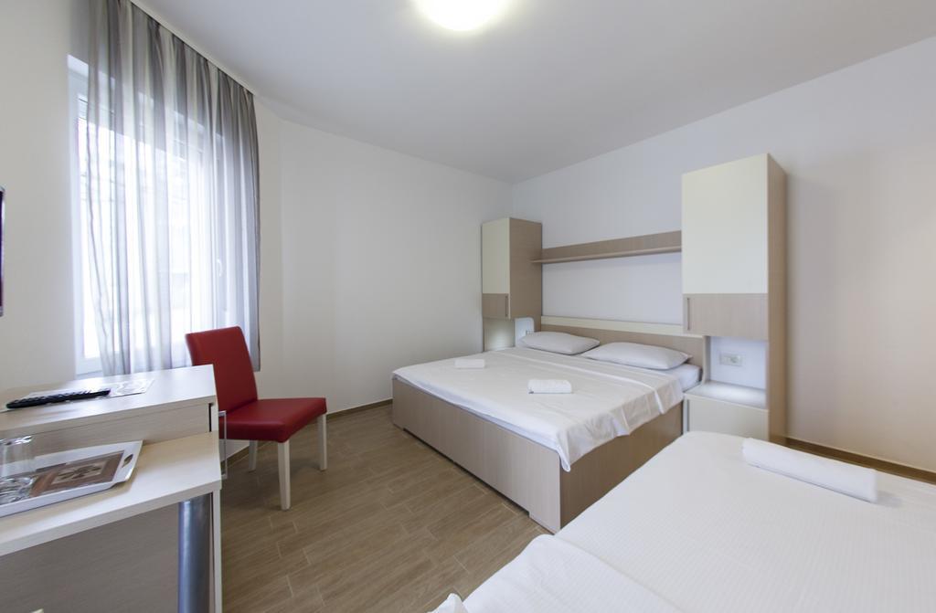 Guesthouse Villa Klara Baška Voda エクステリア 写真